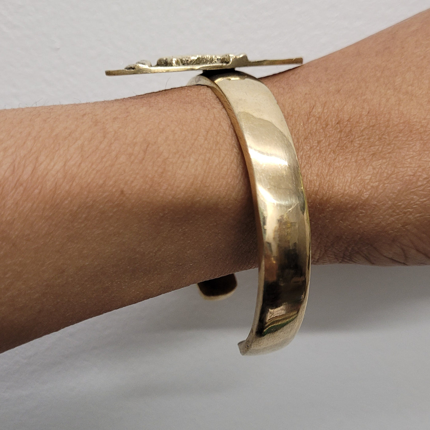 Royalty Face Brass Bracelet 2in